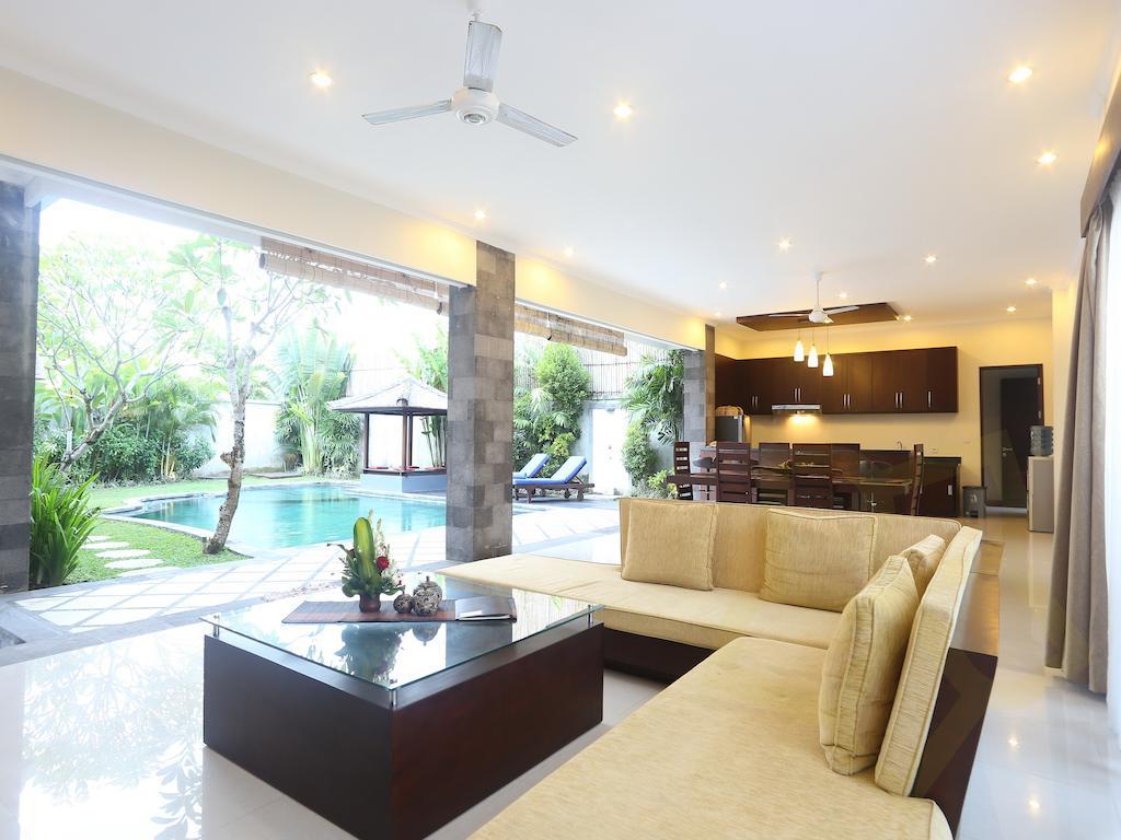 Villa Fanisa Kuta  Ruang foto